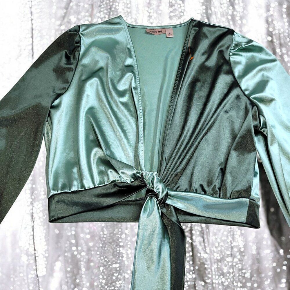Green jeweled 2-tone long sleeves shiny panel shirt - Picture 7 of 12